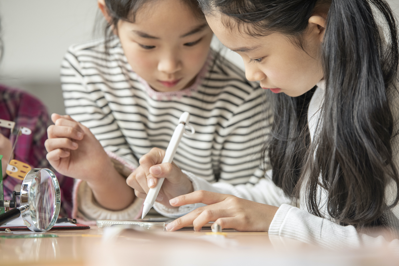 子供の好奇心を高める方法英会話学習